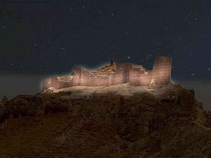 Adilcevaz Kalesi’nde aydınlatma çalışması