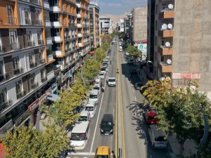 Zübeyde Hanım Caddesi yepyeni bir görünüme kavuştu