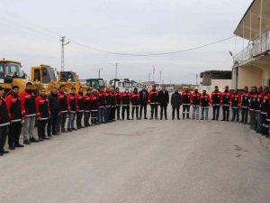 Edremit Belediyesi 22 iş makinesi ve 63 personelle kışa hazır