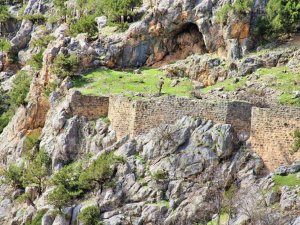 "Kaleboynu Kalesi" zamana direniyor