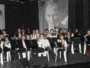 Kemer Gençlik Orkestrasından “Nereden nereye” konseri