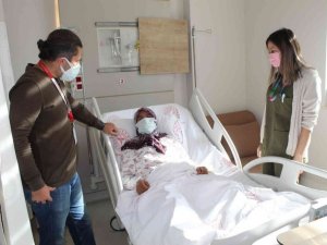 Karın ağrısı şikayetiyle hastaneye gitti, karnından 5 kilo 120 gramlık kist çıkarıldı