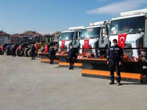 İl Özel İdaresi 80 araç ve 90 personelle kışa hazır
