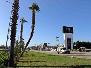 Fırtınalı havalarda görüntüsüyle tedirgin etmeye yetiyor