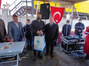 Müsilaj mağduru balıkçılara ağ dağıtıldı