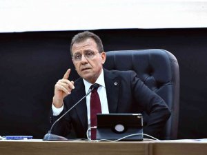 Seçer’den kadın şoförlere: “Otobüsler için ehliyetlerini alsınlar, bize müracaat etsinler”
