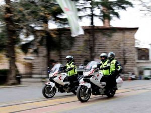 Motosikletli 112 ekipleri hayat kurtarıyor