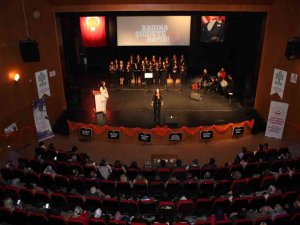 “Güçlü Kadınlar” sanatın gücüyle şiddete “Dur” dedi