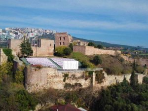 Bizans’ın en önemli savunmalarından olan bu kale 9 asırdır ayakta duruyor