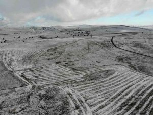 Eskişehir’in yüksek kesimleri beyaza büründü