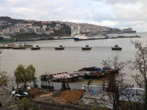 Lodos ve yağmurun ardından Zonguldak Limanı sarıya boyandı