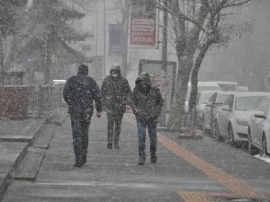 Kars’ta yoğun kar yağışı