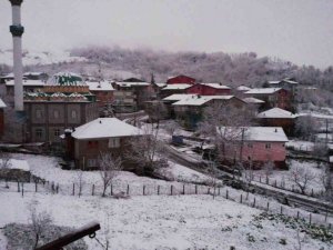 Mevsimin ilk karı yağdı, kartpostallık görüntüler ortaya çıktı