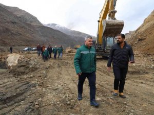 Bölge Müdürü Yavuz; Narman Şehitler Barajı ve Söylemez Barajı inşaatlarında incelemede bulundu