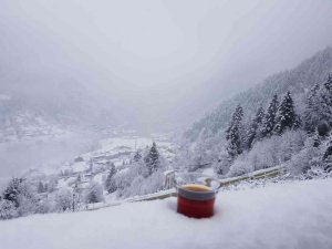 Uzungöl beyaza büründü