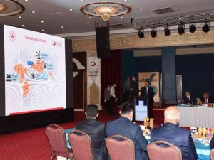 Valiler düzensiz göçle mücadele için toplandı