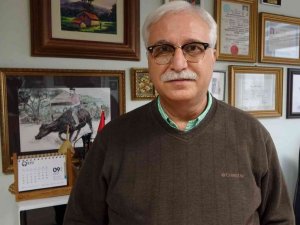 Prof. Dr. Tevfik Özlü: “Omicronla ilgili endişelerimiz var çünkü yeni bir varyant ve çok sayıda mutasyon içeriyor”