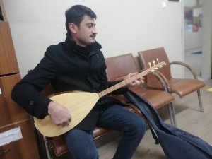 Öğretmenin saz hayali Türkü diyarı Arguvan’da gerçek oluyor