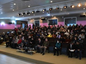 Tatvan Meslek Yüksekokulunda öğrencilere “İnsan İnsana” adlı seminer düzenlendi