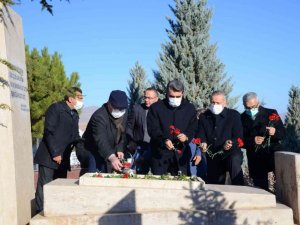 Bozlak ustası Muharrem Ertaş, mezarı başında anıldı