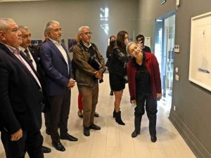 Gerçekle kurgunun buluştuğu ‘Gündüz Düşleri’ sergisi, sanatseverlere kapısını açtı