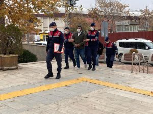 Elazığ’da vagonların bağlantı kancalarını çalan şüpheliler yakalandı