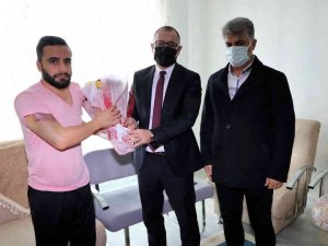 Kaymakam Koç’tan saldırıya uğrayan Dr. Tanelçi’ye ziyaret