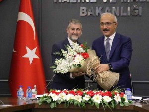 Hazine ve Maliye Bakanlığında devir teslim töreni