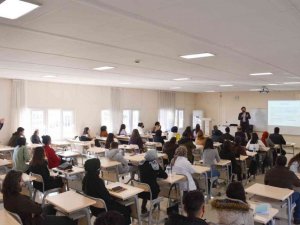 DÜ’de ’Metamfetamin Kullanımı ve Karşılaşılabilecek Adli Durumlar’ konferansı