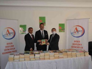 Korkuteli Belediyesinden rekor kitap bağışı