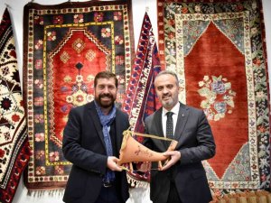Sındırgı Yağcıbedir halıları Bursa’da sergileniyor