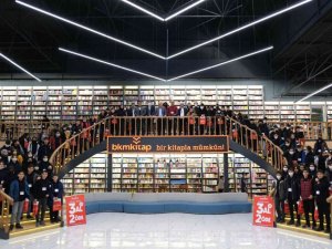 Bin 400 kilometreden Avrupa’nın en büyük kitabevine geldiler