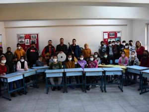 Bu çocuklar geleneksel Türk kültürü ile teknolojiyi bir araya getirdi