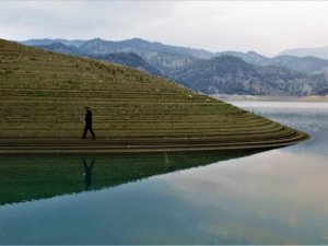 Menzelet Barajı her mevsim güzelliğiyle ilgi çekiyor