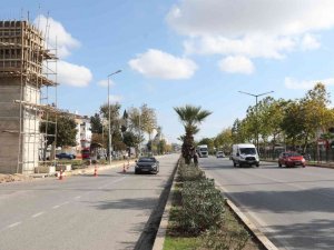 Gazi Bulvarı’nda üst geçit çalışması