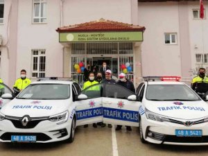 Trafik polisleri engelli öğrencilerle bir araya geldi