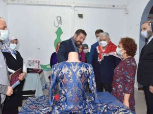 Binali Yıldırım, gençlerle Yörük çadırında buluştu