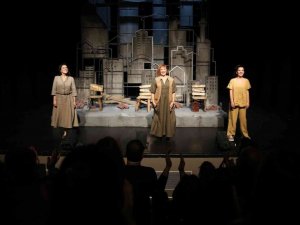 İBB Şehir Tiyatroları Nilüfer’de sahne aldı