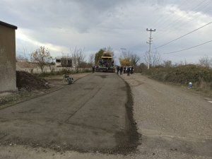 Düzce’de beton yol çalışmaları devam ediyor