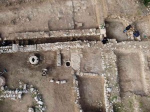 Anadolu’nun en büyük zeytinyağı fabrikası İskenderun’da gün yüzüne çıkartıldı