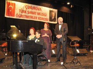 Çukurova Öğretmenler Korosu, Öğretmenler Haftası’nda sahne aldı