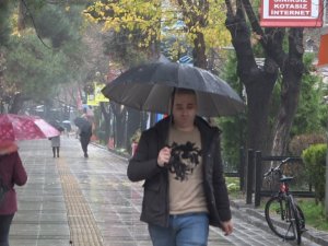 Kırklareli’nde sağanak yağış etkili oluyor