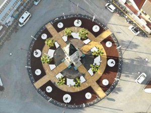 Kırkağaç’ın prestij caddesinde peyzaj çalışmaları da tamamlandı