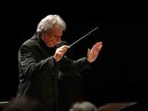 Rengim Gökmen "Konçertango"yu yönetecek