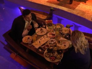 Kapadokya’da kayıkta kahvaltıya ilgi artıyor