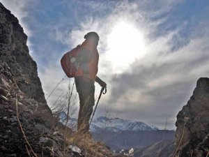 Yüksekova’daki Efkar Dağı’na yürüyüş