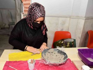 Kadın çömlek ustaları Yıldırım’da yetişiyor