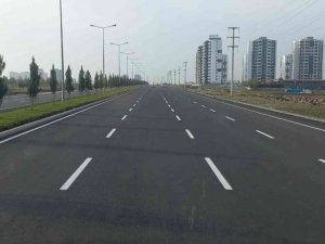 Diyarbakır’da trafik güvenliği için bin 338 kilometre yol çizgisi yapıldı