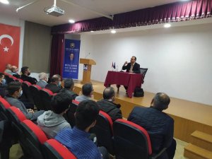 Doç. Dr. Şeker: “Tarih şuuru herkese lazım”