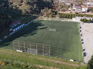 İsabeyli sentetik futbol sahası yenilendi